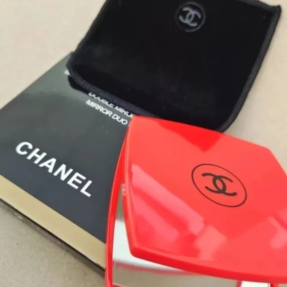 1 Chanel Mirror NIB - Picture 5 of 5